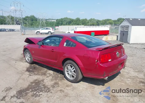 2005 Ford Mustang Gt Deluxe/Gt Premium z USA, uszkodzony, nr VIN 1ZVHT82H055176498